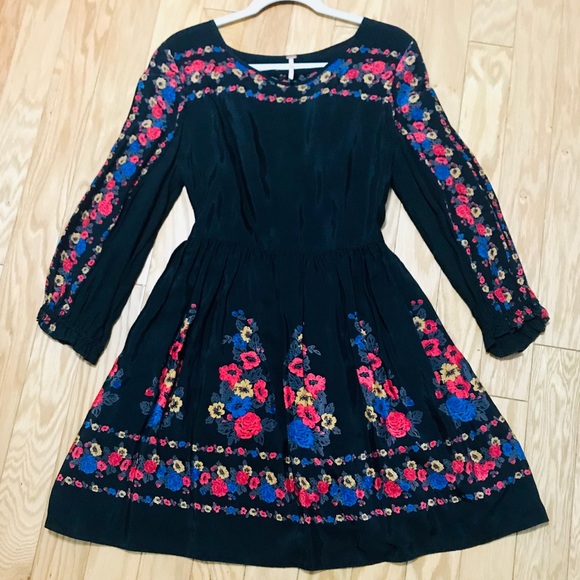Free People Dresses & Skirts - Free People Long Sleeve Boho Floral Midi